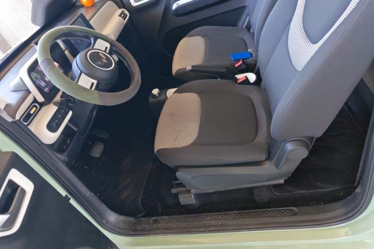 Used Wuling Hongguang MINIEV 2024 3rd Generation 215km Advanced Version Left Front Seat