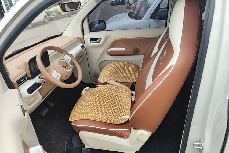 Used Wuling Hongguang MINIEV 2024 3rd Generation 215km Youth Edition Left Front Seat