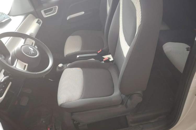 Used Wuling Hongguang MINIEV 2024 3rd Generation 215km Youth Edition Left Front Seat