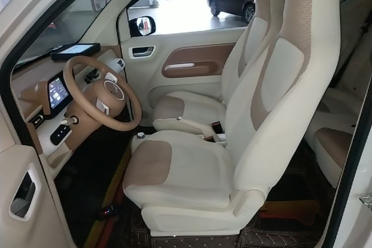 Used Wuling Hongguang MINIEV 2024 3rd Generation 215km Youth Edition Left Front Seat