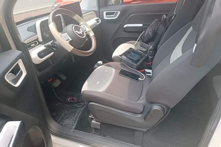 Used Wuling Hongguang MINIEV 2024 3rd Generation 215km Youth Edition Left Front Seat