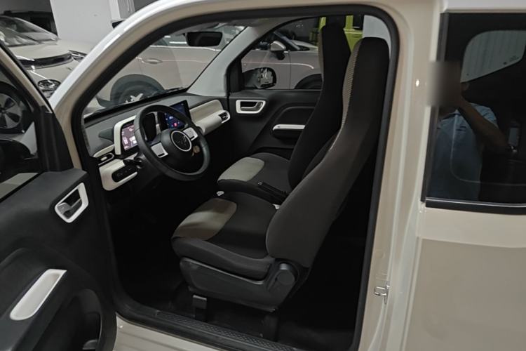 Used Wuling Hongguang MINIEV 2024 3rd Generation 215km Advanced Version Left Front Seat