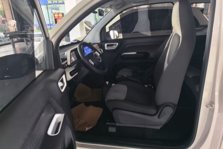 Used Wuling Hongguang MINIEV 2024 3rd Generation 215km Youth Edition Left Front Seat