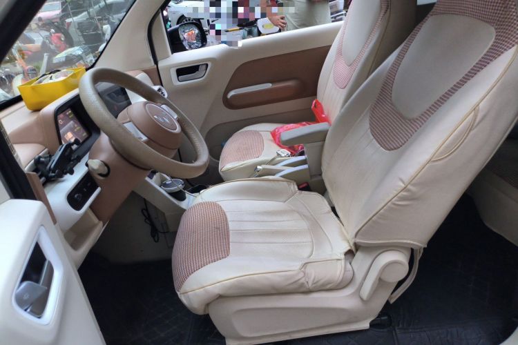 Used Wuling Hongguang MINIEV 2024 3rd Generation 215km Advanced Version Left Front Seat
