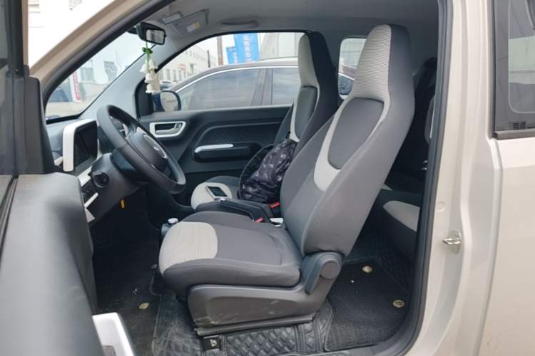 Used Wuling Hongguang MINIEV 2024 3rd Generation 215km Youth Edition Left Front Seat