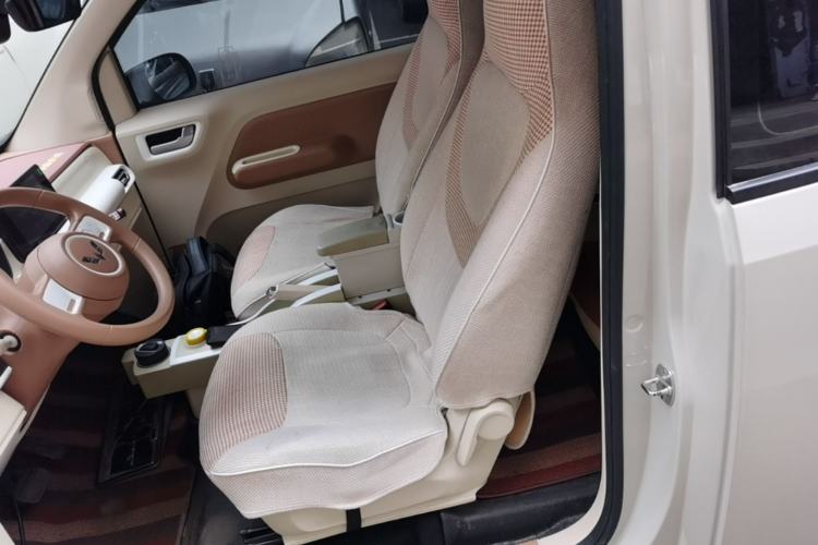 Used Wuling Hongguang MINIEV 2024 3rd Generation 215km Advanced Version Left Front Seat