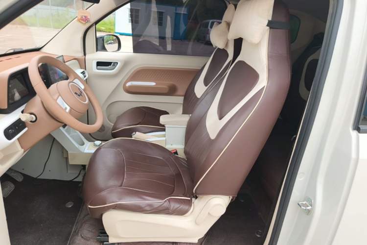Used Wuling Hongguang MINIEV 2024 3rd Generation 215km Advanced Version Left Front Seat