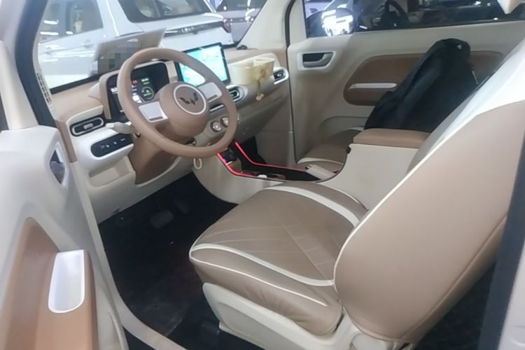 Used Wuling Hongguang MINIEV 2024 3rd Generation 215km Youth Edition Left Front Seat