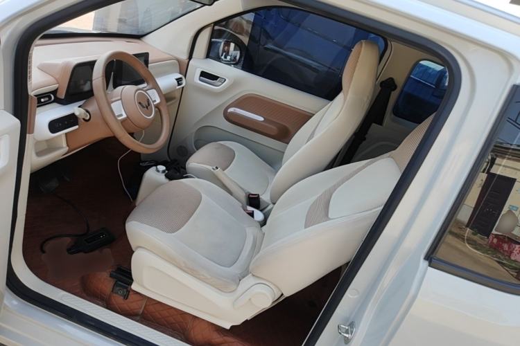 Used Wuling Hongguang MINIEV 2024 3rd Generation 215km Advanced Version Left Front Seat