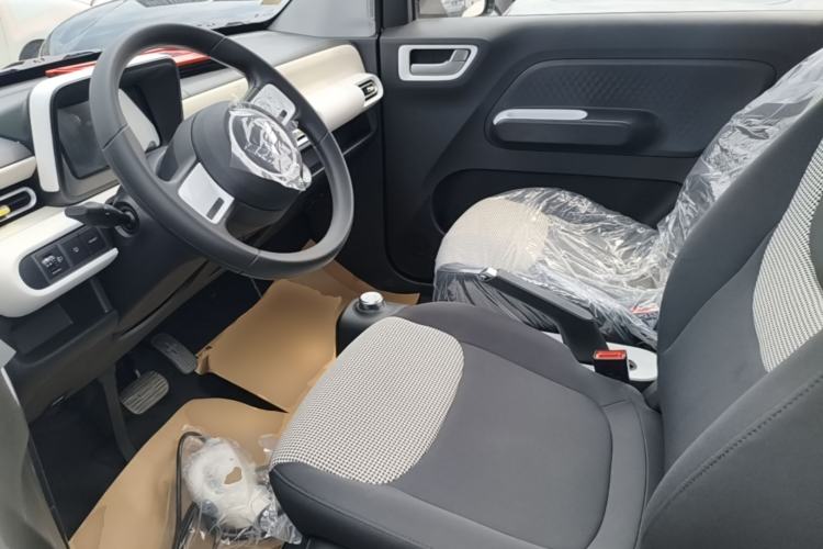 Used Wuling Hongguang MINIEV 2024 3rd Generation 215km Youth Edition Left Front Seat