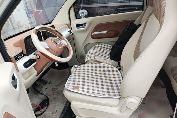 Used Wuling Hongguang MINIEV 2024 3rd Generation 215km Advanced Version Left Front Seat