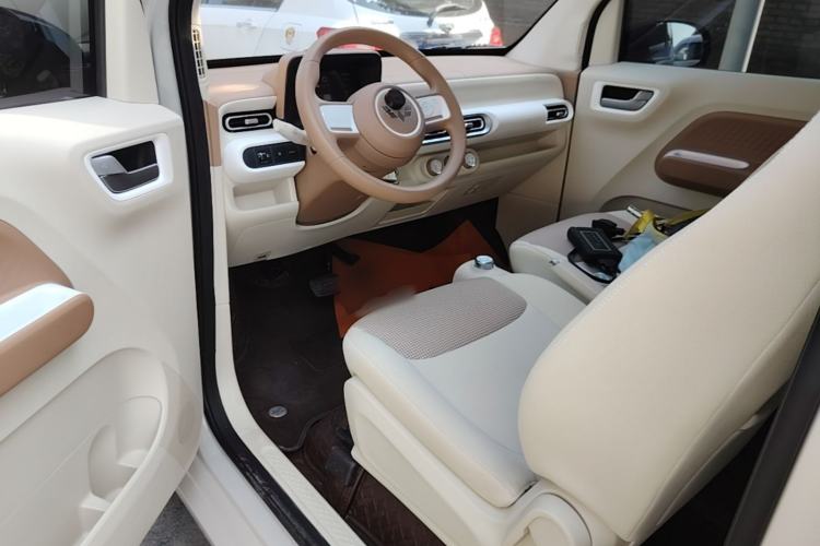 Used Wuling Hongguang MINIEV 2024 3rd Generation 215km Youth Edition Left Front Seat