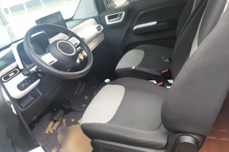 Used Wuling Hongguang MINIEV 2024 3rd Generation 215km Youth Edition Left Front Seat