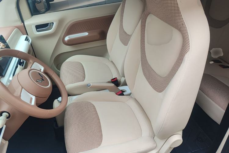 Used Wuling Hongguang MINIEV 2024 3rd Generation 215km Advanced Version Left Front Seat