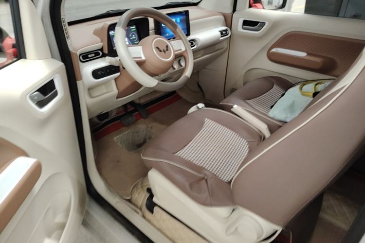Used Wuling Hongguang MINIEV 2024 3rd Generation 215km Youth Edition Left Front Seat