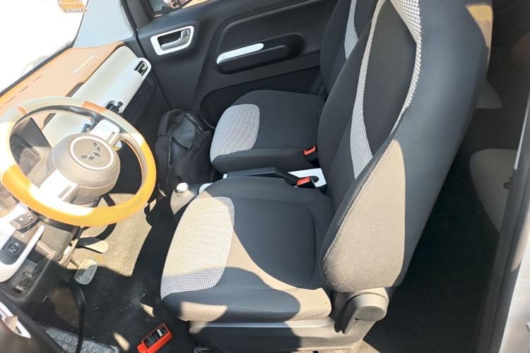 Used Wuling Hongguang MINIEV 2024 3rd Generation 215km Youth Edition Left Front Seat