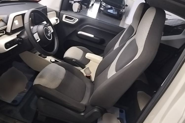 Used Wuling Hongguang MINIEV 2024 3rd Generation 215km Youth Edition Left Front Seat