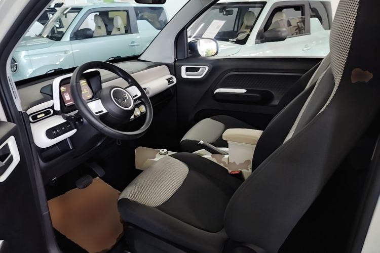 Used Wuling Hongguang MINIEV 2024 3rd Generation 215km Youth Edition Left Front Seat