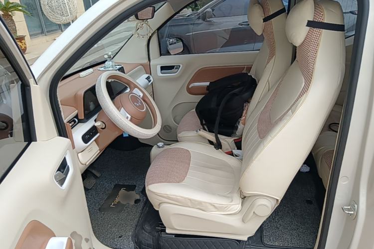 Used Wuling Hongguang MINIEV 2024 3rd Generation 215km Advanced Version Left Front Seat