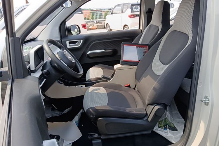 Used Wuling Hongguang MINIEV 2024 3rd Generation 120 km Left Front Seat