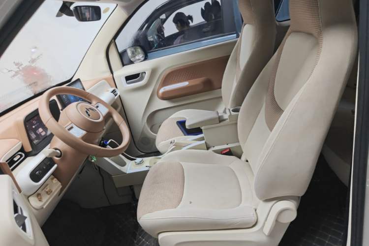 Used Wuling Hongguang MINIEV 2024 3rd Generation 215km Youth Edition Left Front Seat