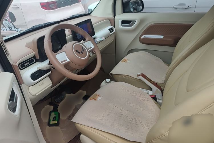 Used Wuling Hongguang MINIEV 2024 3rd Generation 215km Youth Edition Left Front Seat