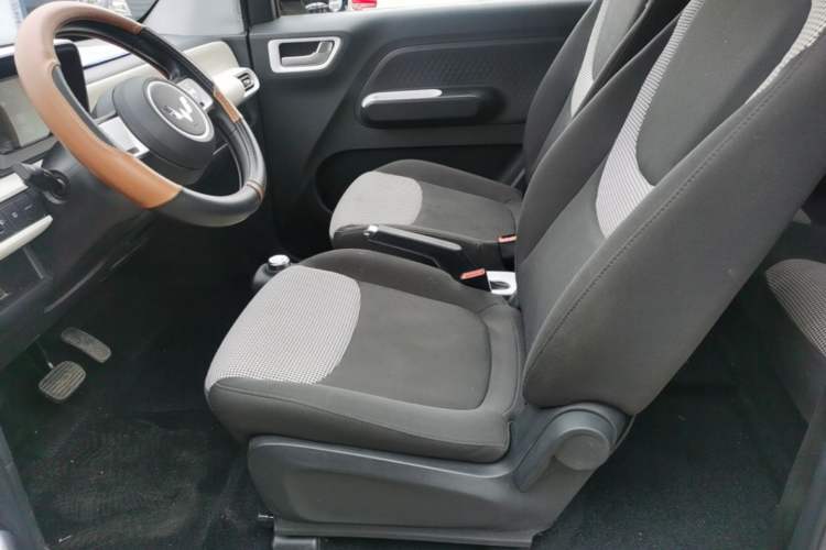 Used Wuling Hongguang MINIEV 2024 3rd Generation 215km Youth Edition Left Front Seat