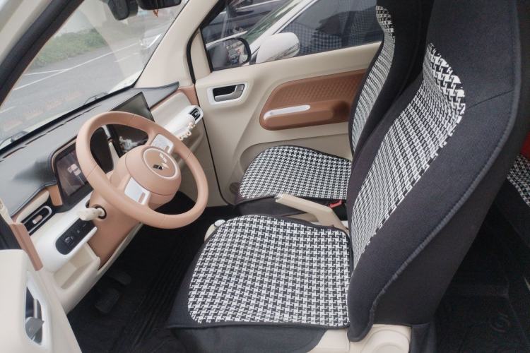 Used Wuling Hongguang MINIEV 2024 3rd Generation 215km Youth Edition Left Front Seat