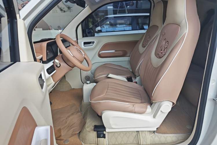Used Wuling Hongguang MINIEV 2024 3rd Generation 215km Youth Edition Left Front Seat