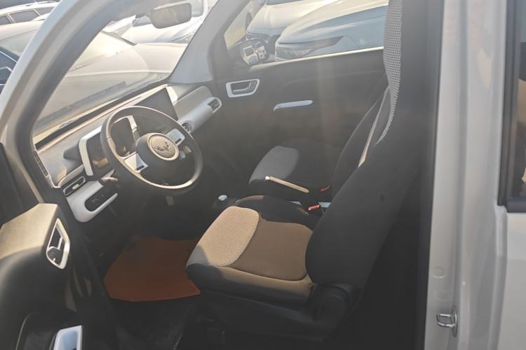 Used Wuling Hongguang MINIEV 2024 3rd Generation 215km Youth Edition Left Front Seat