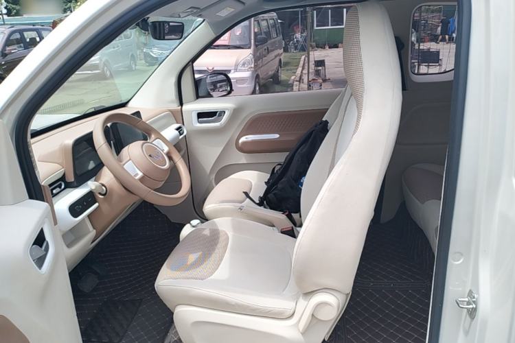 Used Wuling Hongguang MINIEV 2024 3rd Generation 215km Advanced Version Left Front Seat