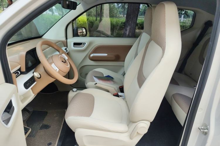 Used Wuling Hongguang MINIEV 2024 3rd Generation 215km Youth Edition Left Front Seat