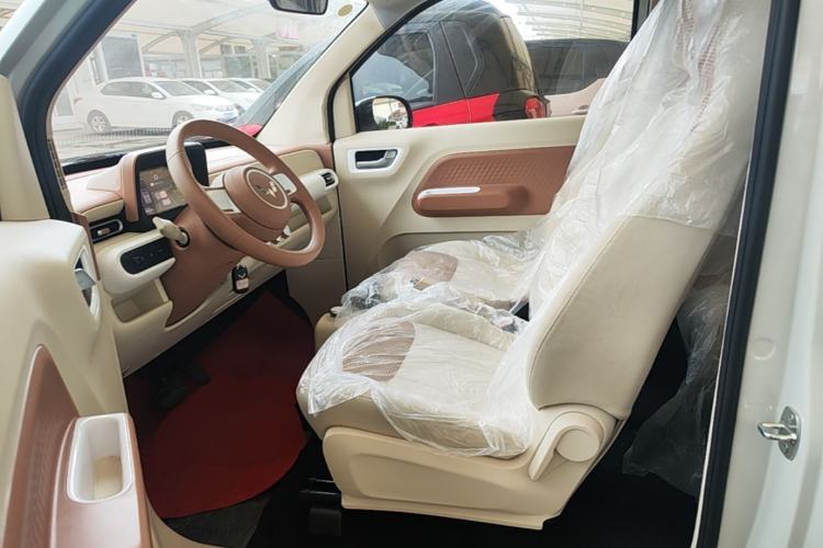 Used Wuling Hongguang MINIEV 2024 3rd Generation 215km Youth Edition Left Front Seat