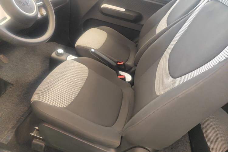 Used Wuling Hongguang MINIEV 2024 3rd Generation 170 km Left Front Seat