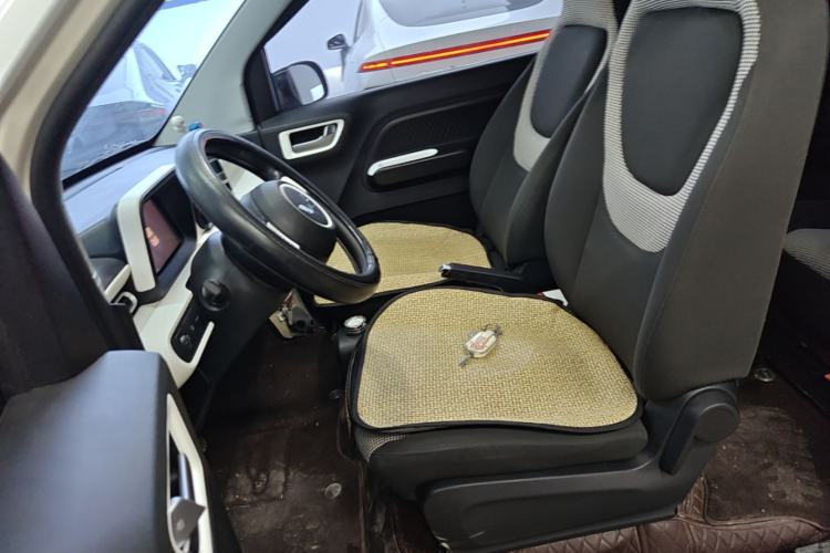 Used Wuling Hongguang MINIEV 2024 3rd Generation 215km Advanced Version Left Front Seat