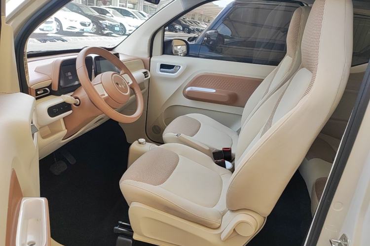 Used Wuling Hongguang MINIEV 2024 3rd Generation 215km Advanced Version Left Front Seat