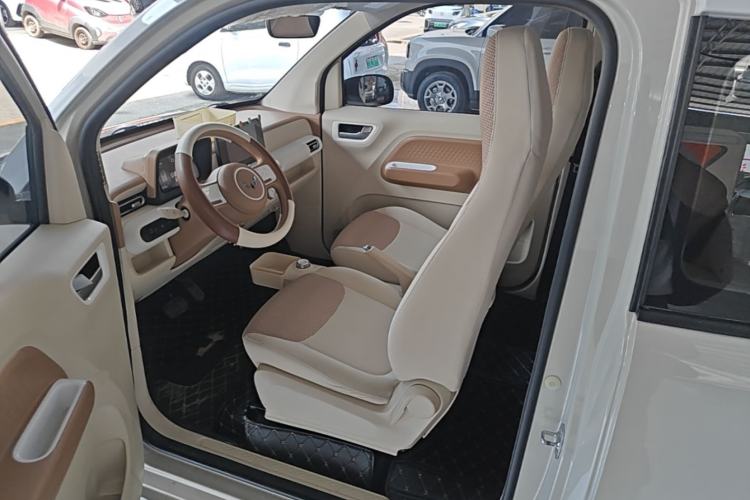 Used Wuling Hongguang MINIEV 2024 3rd Generation 215km Advanced Version Left Front Seat