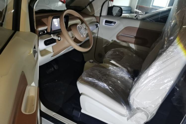 Used Wuling Hongguang MINIEV 2024 3rd Generation 215km Youth Edition Left Front Seat