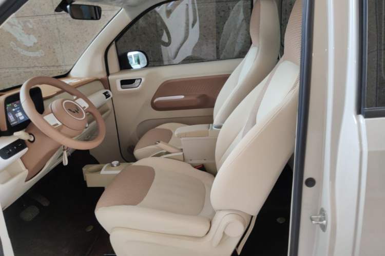 Used Wuling Hongguang MINIEV 2024 3rd Generation 215km Youth Edition Left Front Seat
