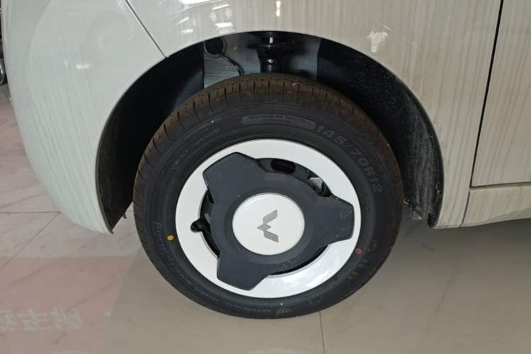 Used Wuling Hongguang MINIEV 2024 3rd Generation 215km Youth Edition Left Front Wheel Hub