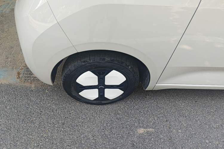 Used Wuling Hongguang MINIEV 2024 3rd Generation 215km Advanced Version Left Front Wheel Hub