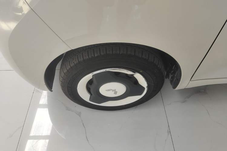 Used Wuling Hongguang MINIEV 2024 3rd Generation 215km Youth Edition Left Front Wheel Hub