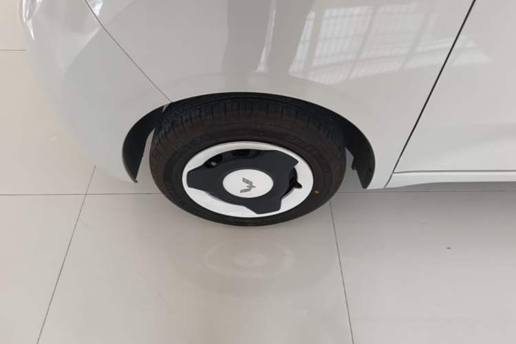 Used Wuling Hongguang MINIEV 2024 3rd Generation 215km Youth Edition Left Front Wheel Hub