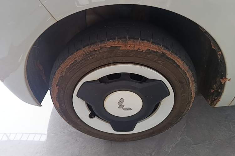 Used Wuling Hongguang MINIEV 2024 3rd Generation 215km Youth Edition Left Front Wheel Hub