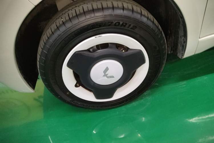 Used Wuling Hongguang MINIEV 2024 3rd Generation 215km Youth Edition Left Front Wheel Hub
