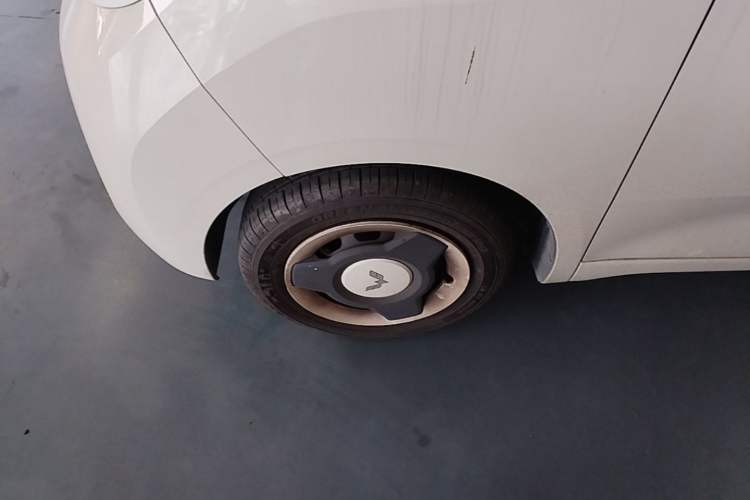 Used Wuling Hongguang MINIEV 2024 3rd Generation 215km Youth Edition Left Front Wheel Hub