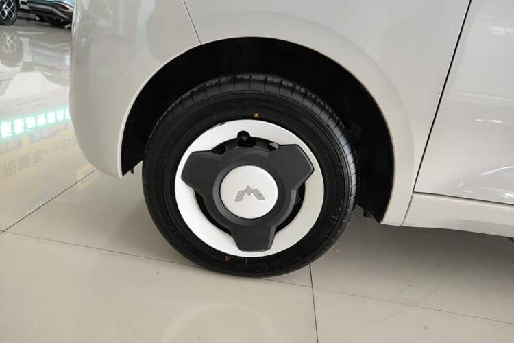Used Wuling Hongguang MINIEV 2024 3rd Generation 215km Youth Edition Left Front Wheel Hub