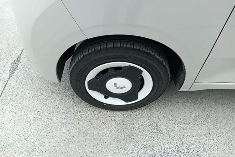 Used Wuling Hongguang MINIEV 2024 3rd Generation 215km Youth Edition Left Front Wheel Hub