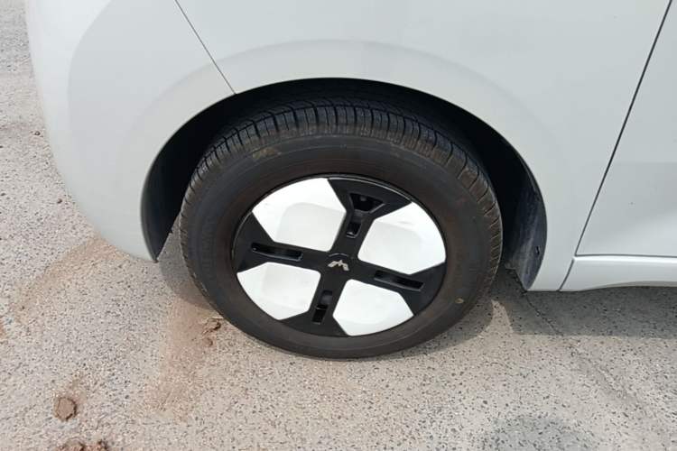 Used Wuling Hongguang MINIEV 2024 3rd Generation 215km Advanced Version Left Front Wheel Hub