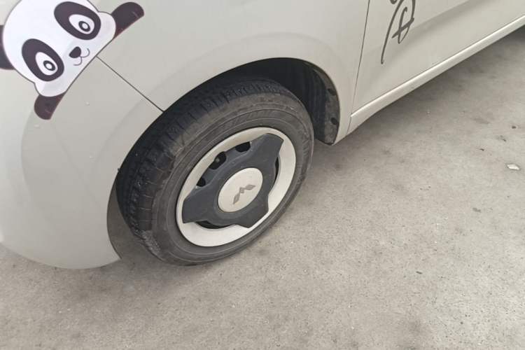 Used Wuling Hongguang MINIEV 2024 3rd Generation 215km Youth Edition Left Front Wheel Hub